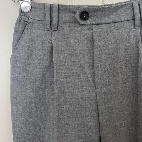 Bershka gray tailored pants with darts - size large - Picture 2 of 6